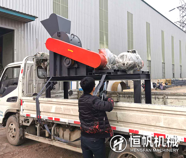 訂購(gòu)單機(jī)也有驚喜!有機(jī)肥半濕物料雙級(jí)粉碎機(jī)發(fā)送至連云港(圖1) 有機(jī)肥雙級(jí)粉碎機(jī)