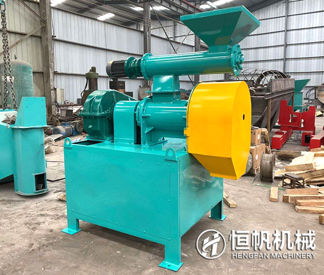 價(jià)格上下幅度大,到底有機(jī)肥造粒機(jī)多少錢一臺(tái)(圖3) 雙模擠壓式造粒機(jī)