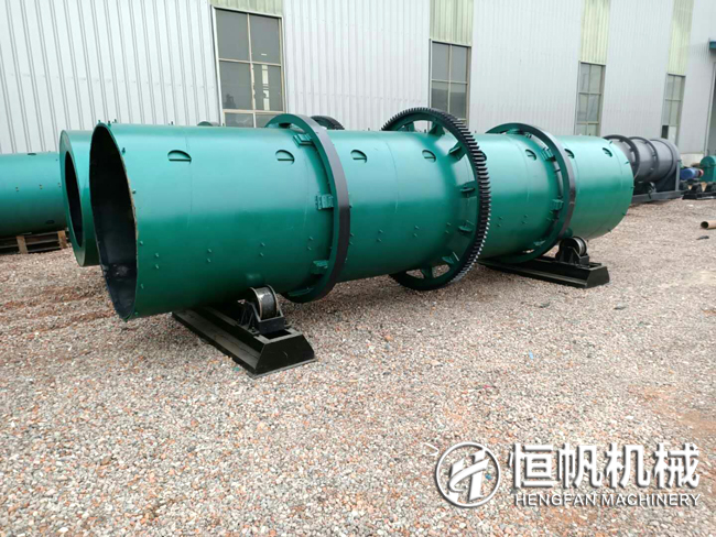 價(jià)格上下幅度大,到底有機(jī)肥造粒機(jī)多少錢一臺(tái)(圖4) 轉(zhuǎn)鼓造粒機(jī)